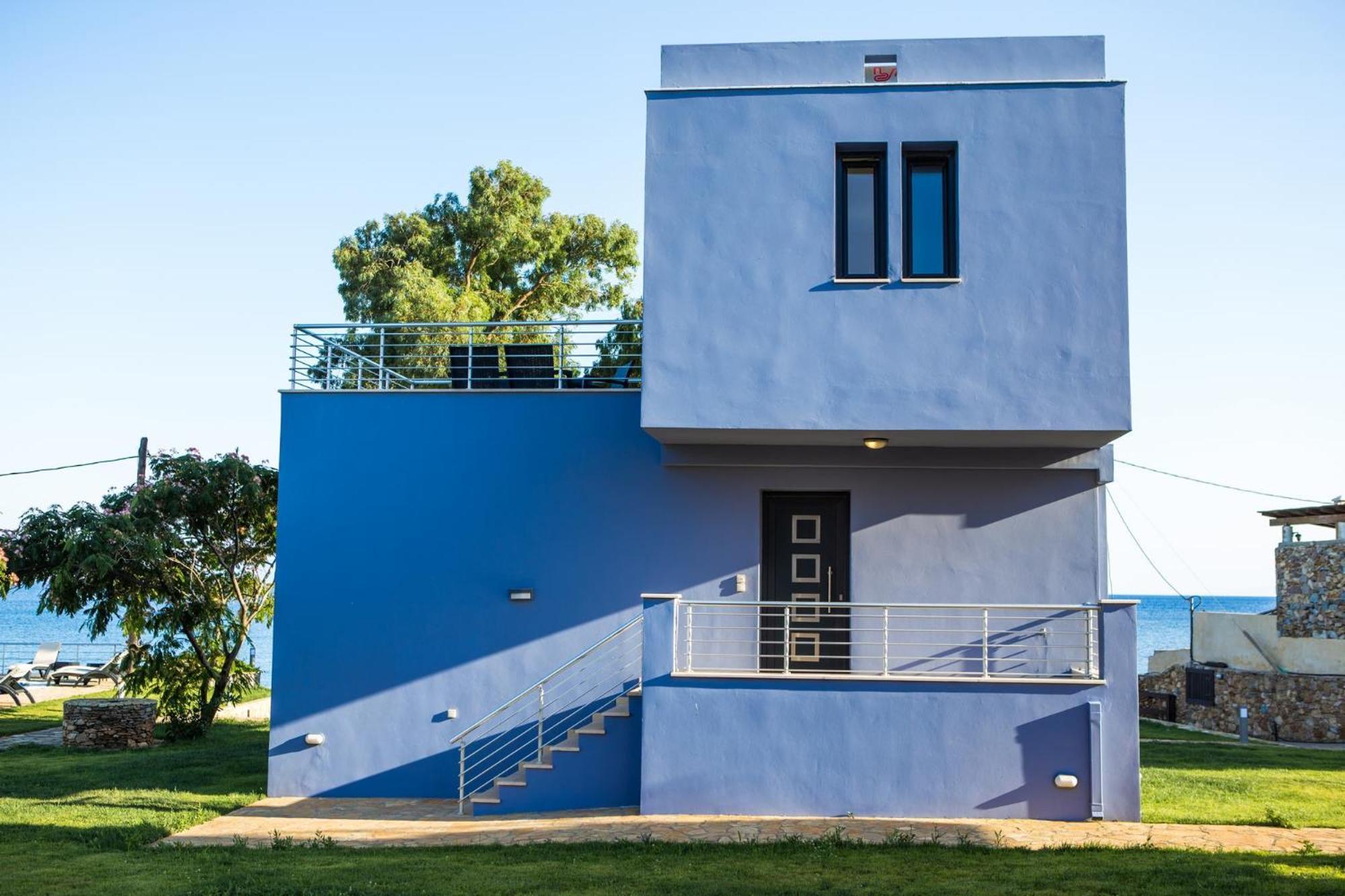 Blue Waves Luxury Suites By The Sea Plomari Exterior foto