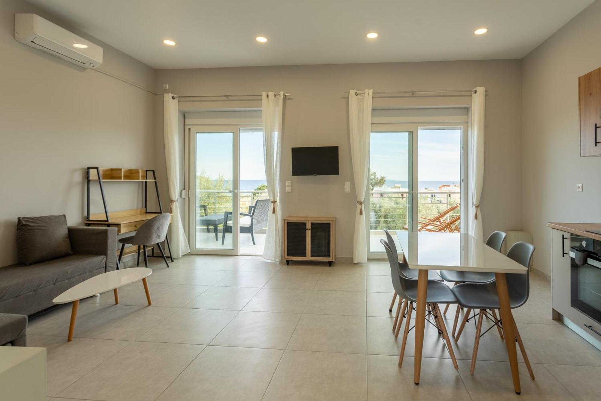 Blue Waves Luxury Suites By The Sea Plomari Exterior foto