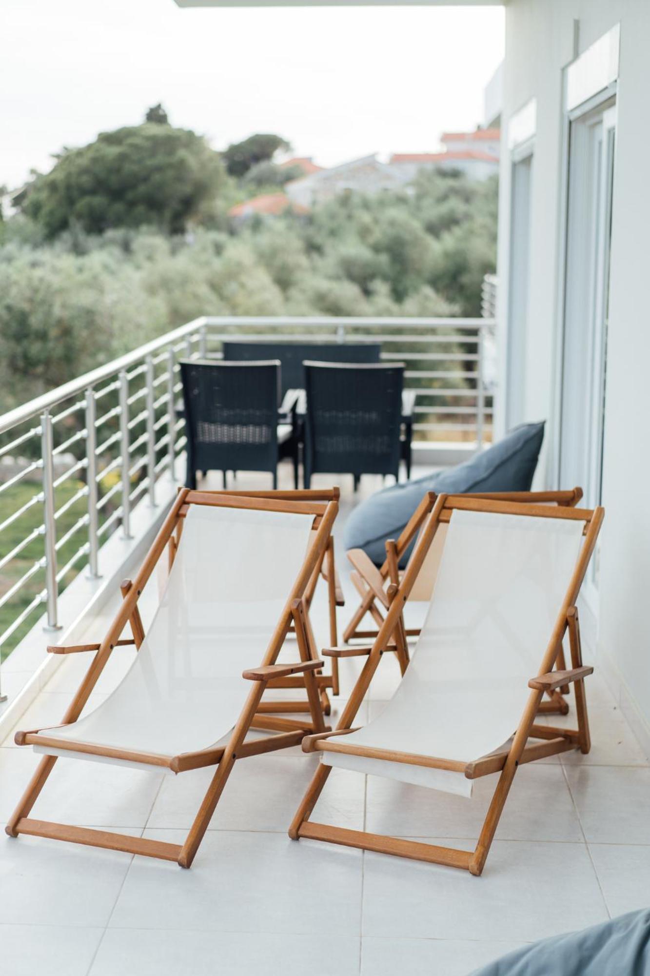Blue Waves Luxury Suites By The Sea Plomari Exterior foto