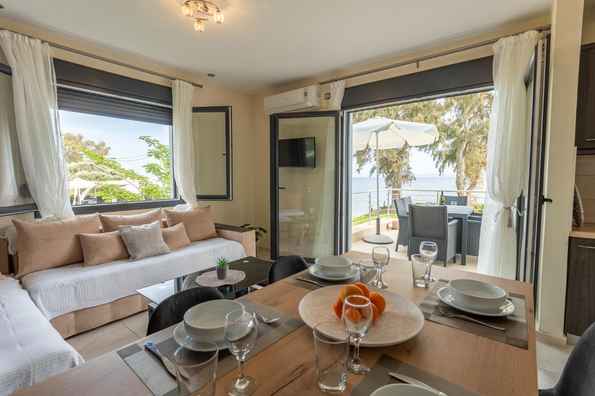 Blue Waves Luxury Suites By The Sea Plomari Exterior foto