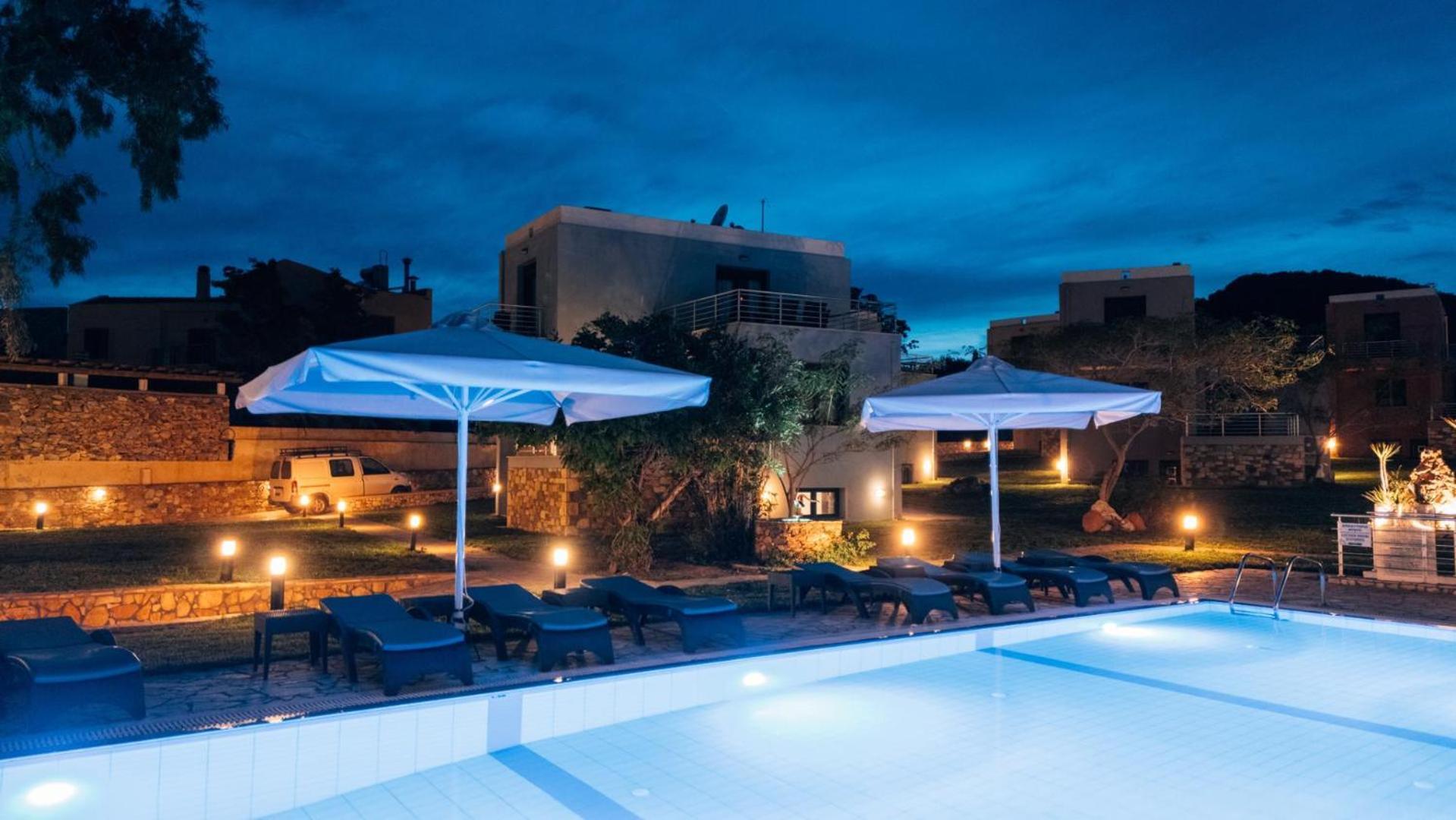 Blue Waves Luxury Suites By The Sea Plomari Exterior foto